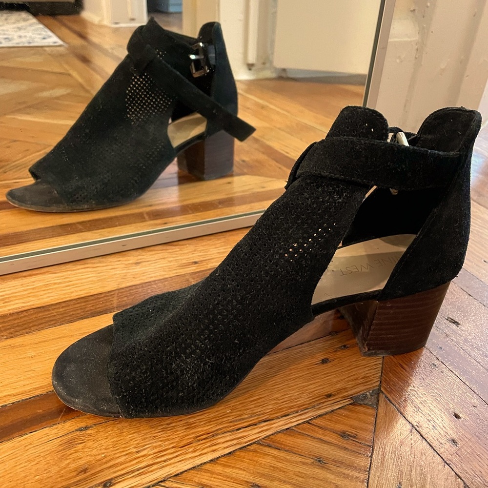 Black sandal